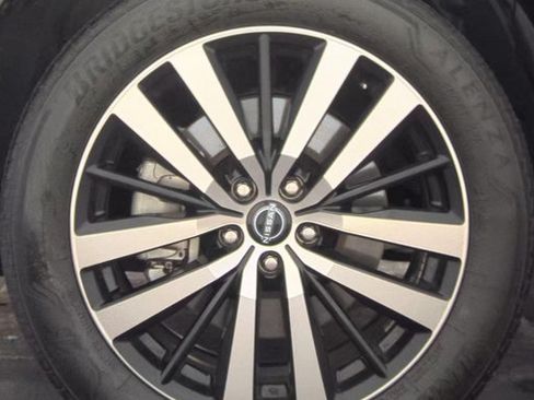 Used 2025 Nissan Pathfinder Platinum w/ Cargo Package FWD image 5