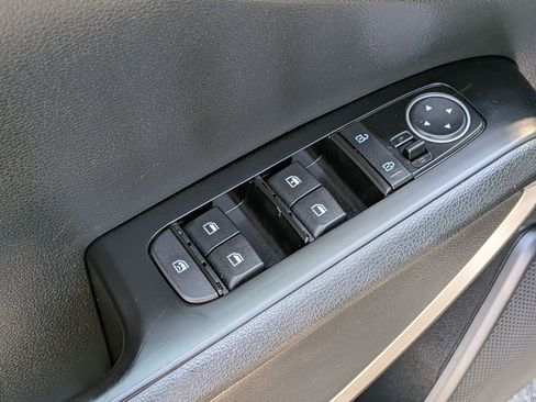 Used 2024 Kia Soul LX w/ Option Group 015 FWD image 13