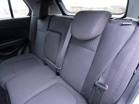 Used 2022 Chevrolet Trax LS w/ Tint and Cruise Package image 28