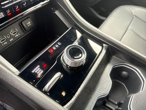 New 2025 Jeep Grand Cherokee Limited w/ Black Appearance Package image 26