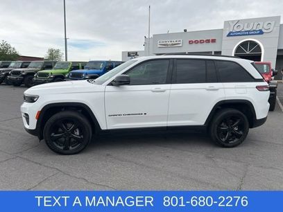 Used 2023 Jeep Grand Cherokee Altitude