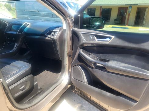 Used 2019 Ford Edge SEL w/ Equipment Group 201A FWD image 11