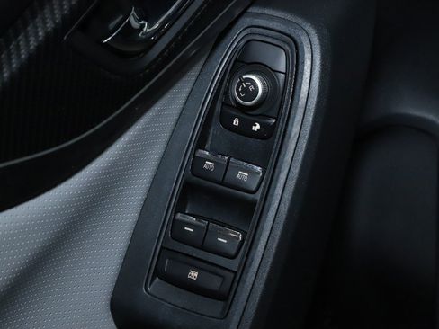 Used 2018 Subaru Crosstrek 2.0i Limited image 16