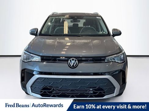 New 2026 Volkswagen Taos SE image 2