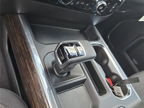 New 2026 GMC Sierra 1500 Elevation image 16