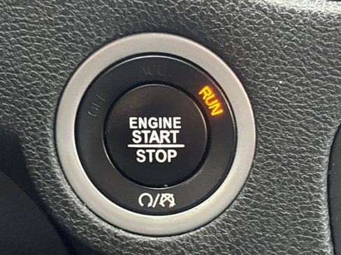 Used 2023 Dodge Charger SXT image 15