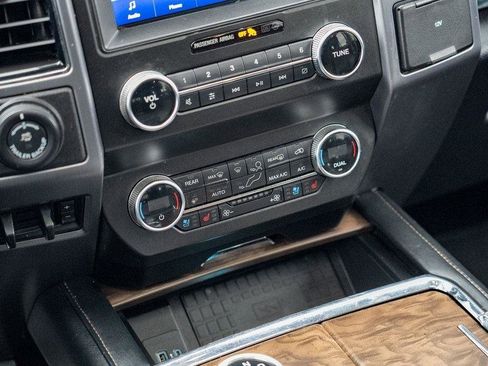 Used 2020 Ford Expedition Platinum image 25