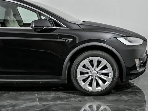 Used 2018 Tesla Model X 100D image 13