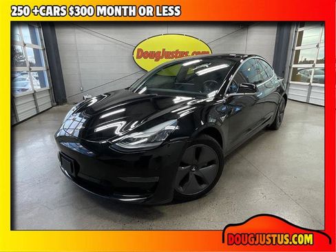 Used 2018 Tesla Model 3 Long Range image 1