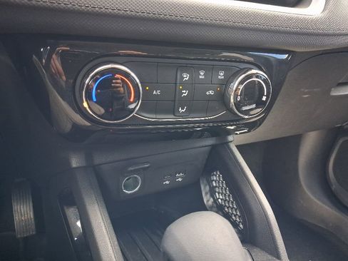 Used 2025 Chevrolet TrailBlazer LT AWD/4WD image 24