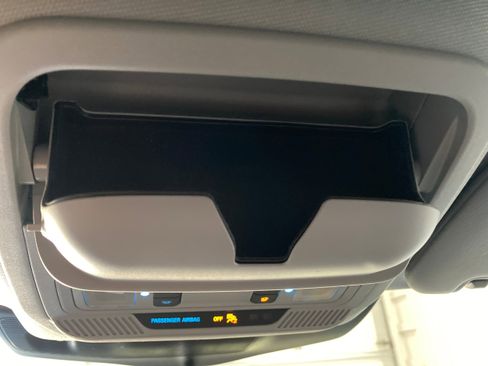 Used 2022 Ford Explorer XLT w/ Equipment Group 202A image 31