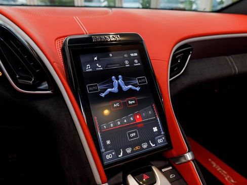 Used 2024 Ferrari Roma Spider image 31