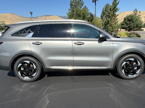 Used 2025 Kia Sorento SX Prestige AWD/4WD image 2