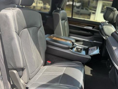 Used 2023 Jeep Grand Wagoneer Series II AWD/4WD image 12