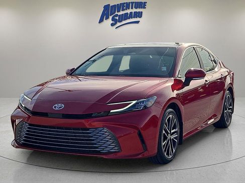 Used 2025 Toyota Camry XLE image 2