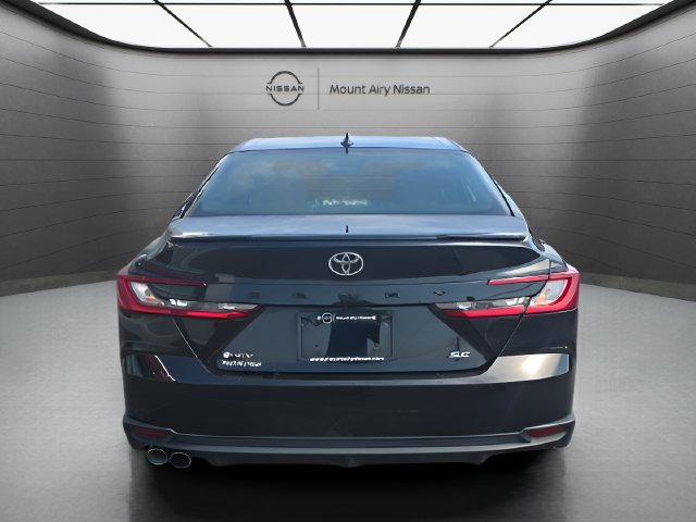 Used 2025 Toyota Camry SE FWD image 5