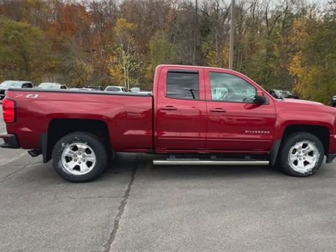 Used 2018 Chevrolet Silverado 1500 LT w/ LPO, Street Package image 9