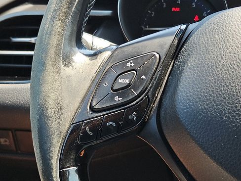 Used 2018 Toyota C-HR XLE FWD image 20