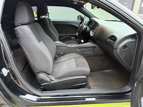 Used 2016 Dodge Challenger SXT w/ Sound Group image 20