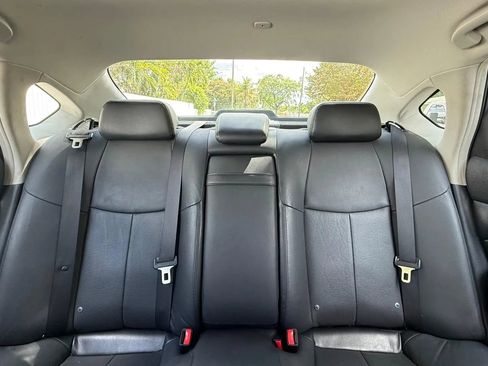 Used 2018 INFINITI Q70 Luxe image 15