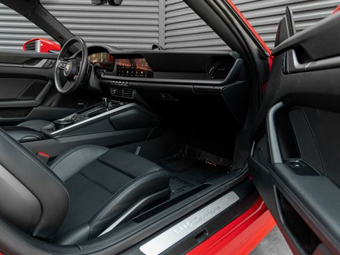 Certified 2025 Porsche 911 Carrera T RWD image 37