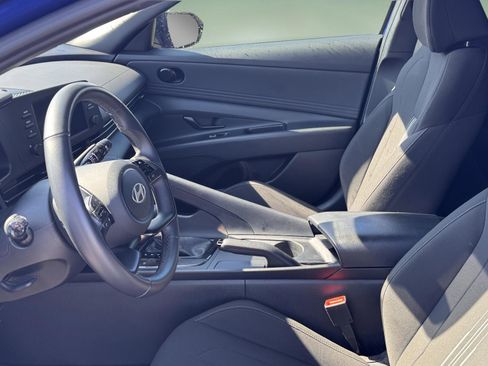 Used 2025 Hyundai Elantra Sport image 10