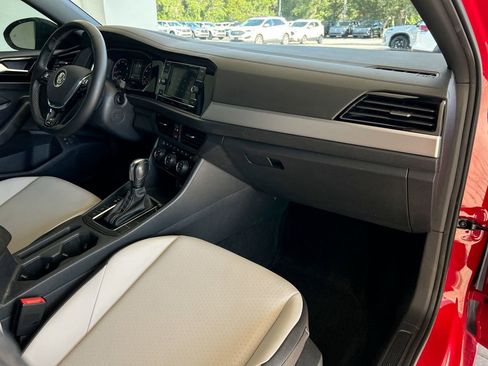 Certified 2021 Volkswagen Jetta R-Line FWD image 32