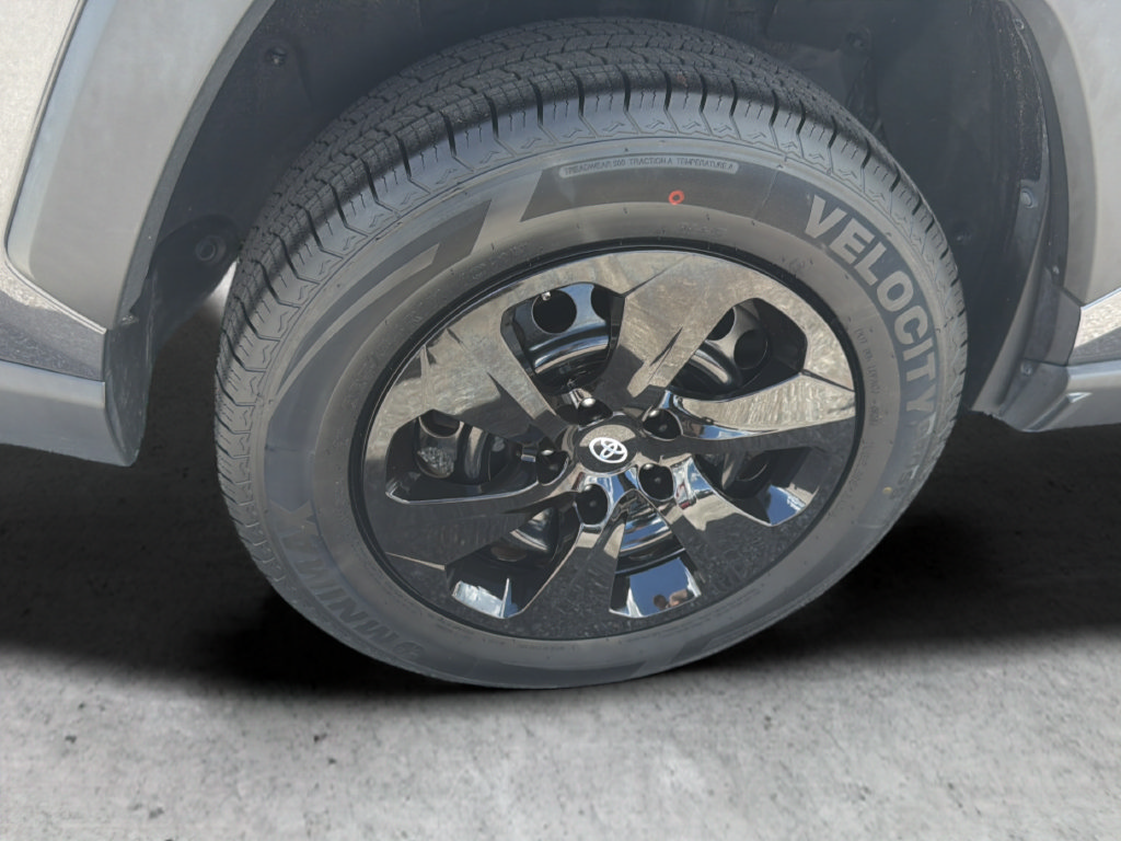 Used 2021 Toyota RAV4 LE AWD/4WD image 54