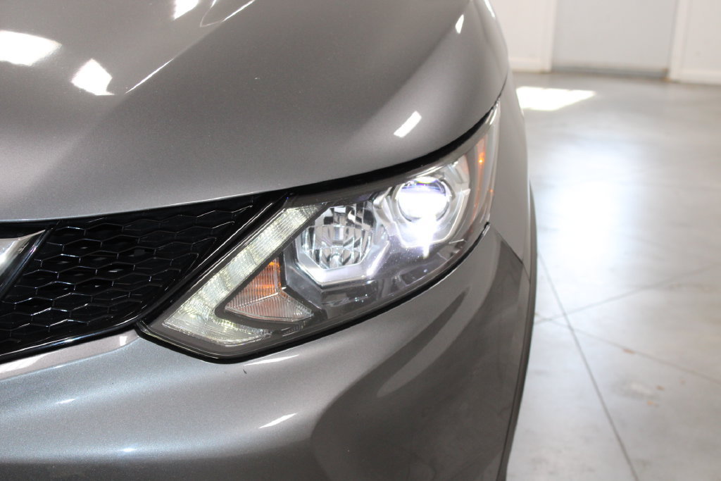 Used 2019 Nissan Rogue Sport SL w/ Premium Package FWD image 11
