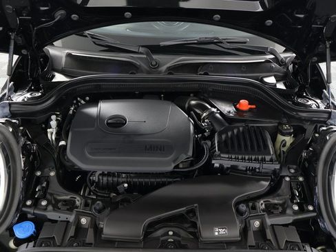 Used 2023 MINI Cooper 2-Door Hardtop image 14