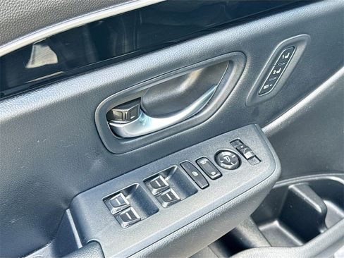 Used 2025 Honda Pilot EX-L image 18