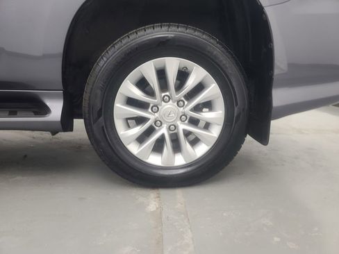 Used 2022 Lexus GX 460 Premium image 11