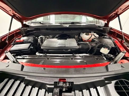 Used 2024 Chevrolet Suburban Z71 w/ Off-Road Capability Package image 32