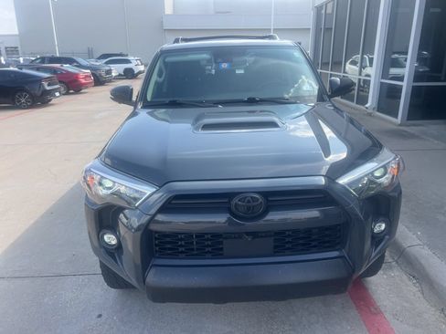 Used 2024 Toyota 4Runner TRD Off-Road Premium w/ Off Road Premium Plus Package AWD/4WD image 4