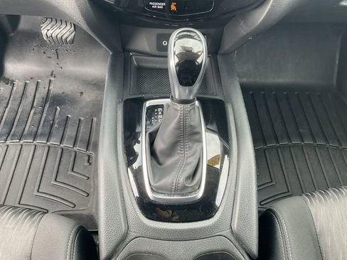 Used 2020 Nissan Rogue SV image 23