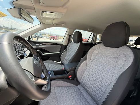 Certified 2025 Volkswagen Tiguan S FWD image 13
