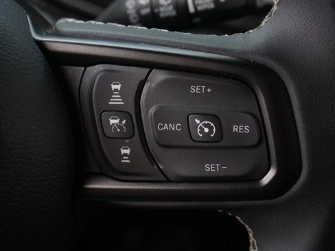 Used 2025 Jeep Wrangler Unlimited Rubicon image 23