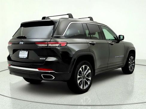 Used 2023 Jeep Grand Cherokee Overland w/ Advanced Protech Group III AWD/4WD image 5