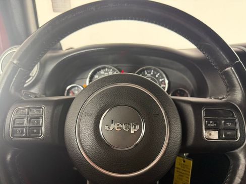 Used 2014 Jeep Wrangler Unlimited Rubicon w/ Connectivity Group image 29