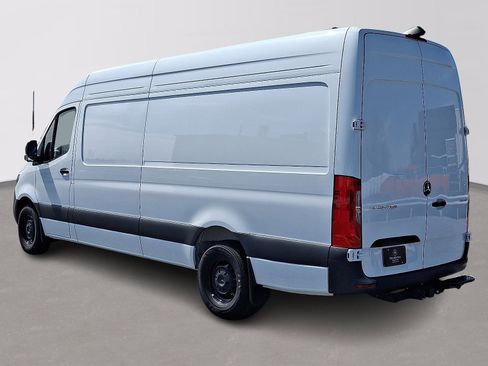 Used 2024 Mercedes-Benz Sprinter 2500 image 6
