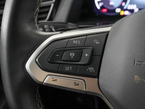 Used 2024 Volkswagen Atlas Cross Sport SE FWD image 26