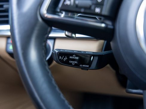 Certified 2022 Porsche Panamera image 32