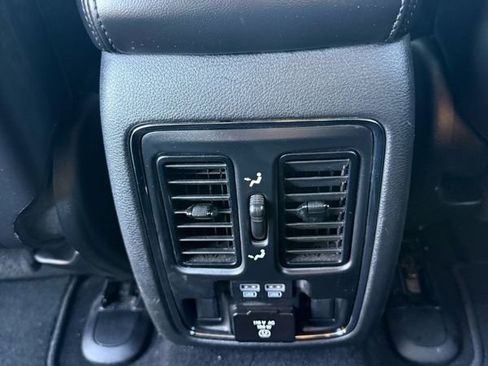 Used 2020 Jeep Grand Cherokee Limited image 25