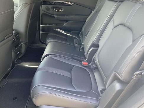 New 2025 Honda Pilot EX-L image 9