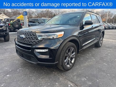 Used 2023 Ford Explorer XLT w/ Equipment Group 202A image 2