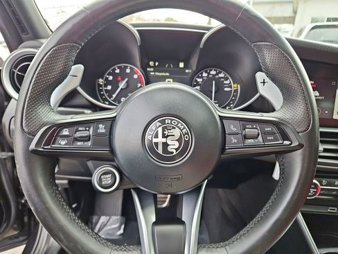 Used 2023 Alfa Romeo Giulia Veloce image 12