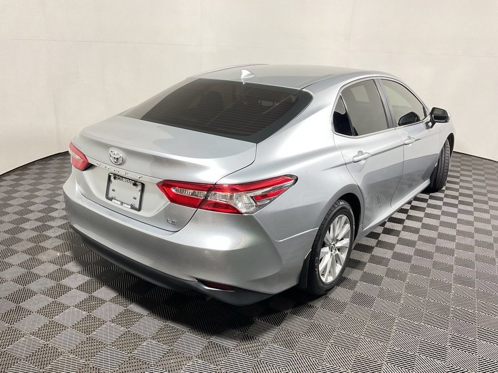 Used 2020 Toyota Camry LE FWD image 16