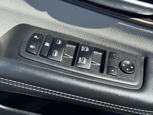 Used 2024 Chrysler Voyager LX FWD image 11