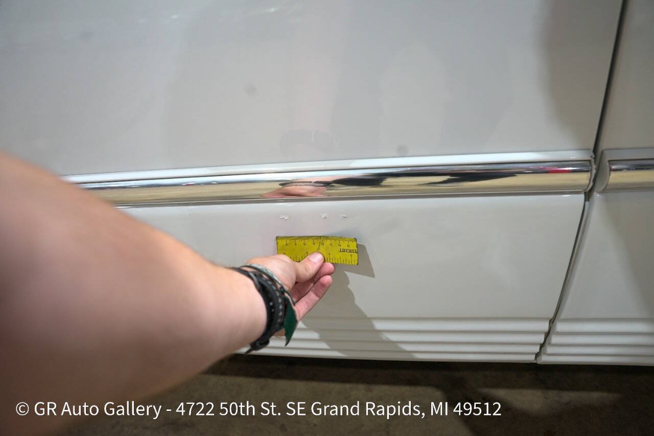 Used 1997 Chrysler Town & Country LXi FWD image 32