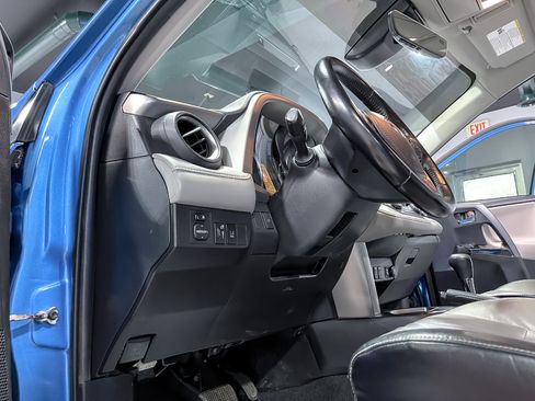 Used 2016 Toyota RAV4 Limited image 17